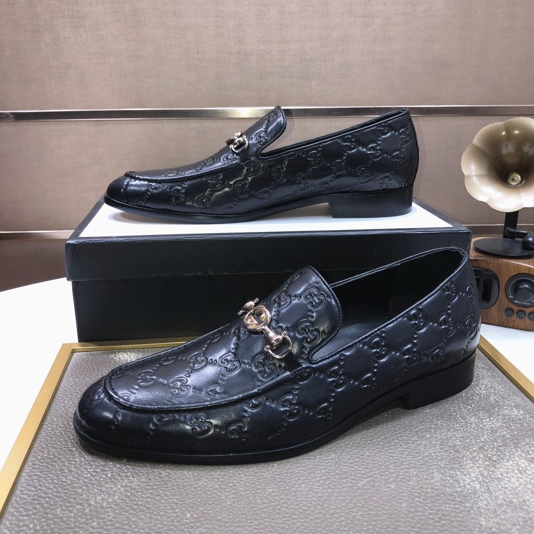Gucci Men's Black Embossed Horsebit Loafers