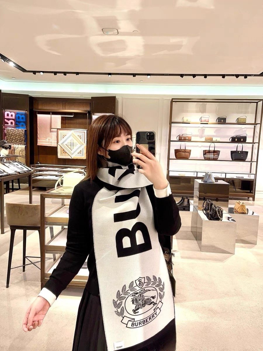 Burberry Black and Ivory Fringed Scarf