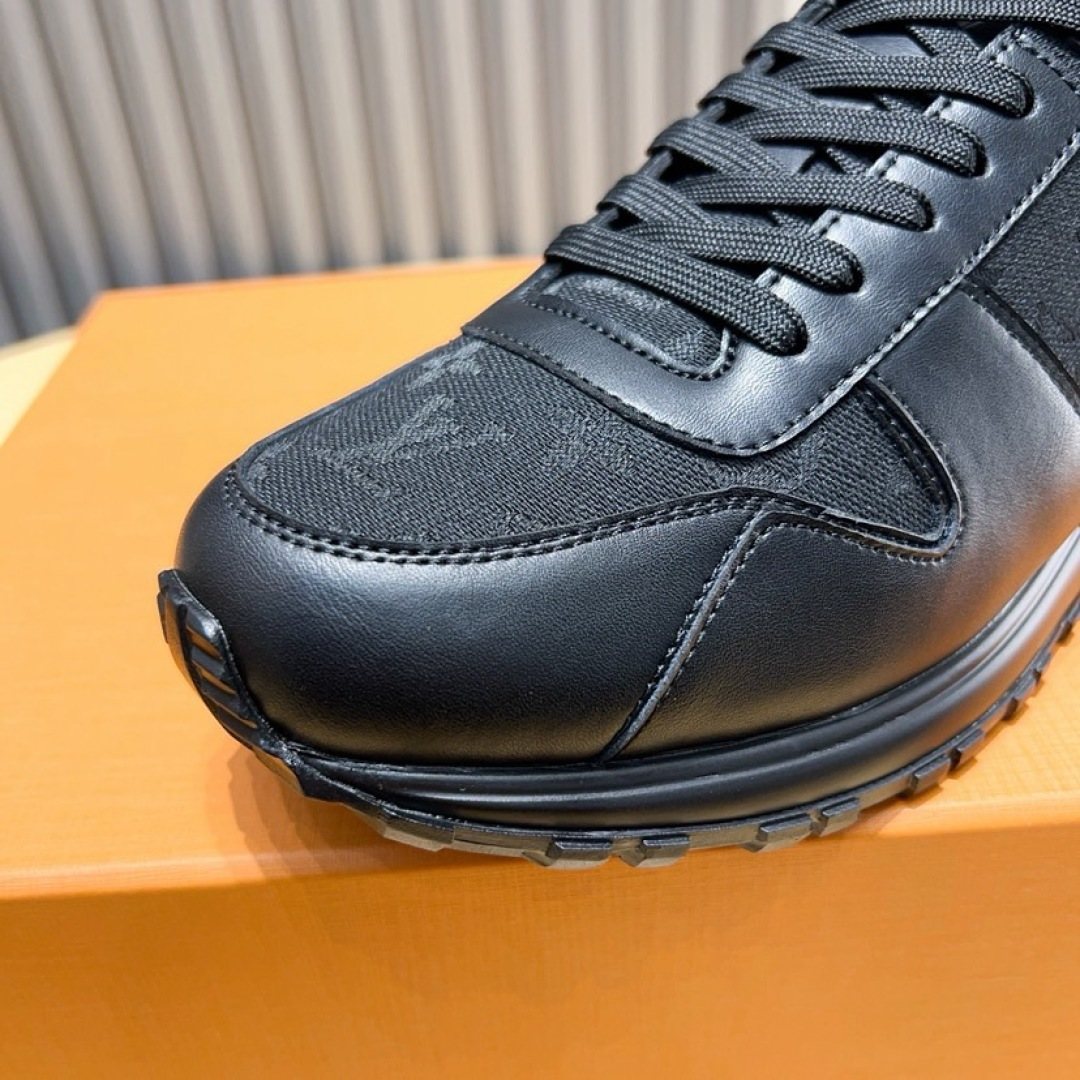 Louis Vuitton Black & Dark Gray Low-Top Sneakers - Padded Collar