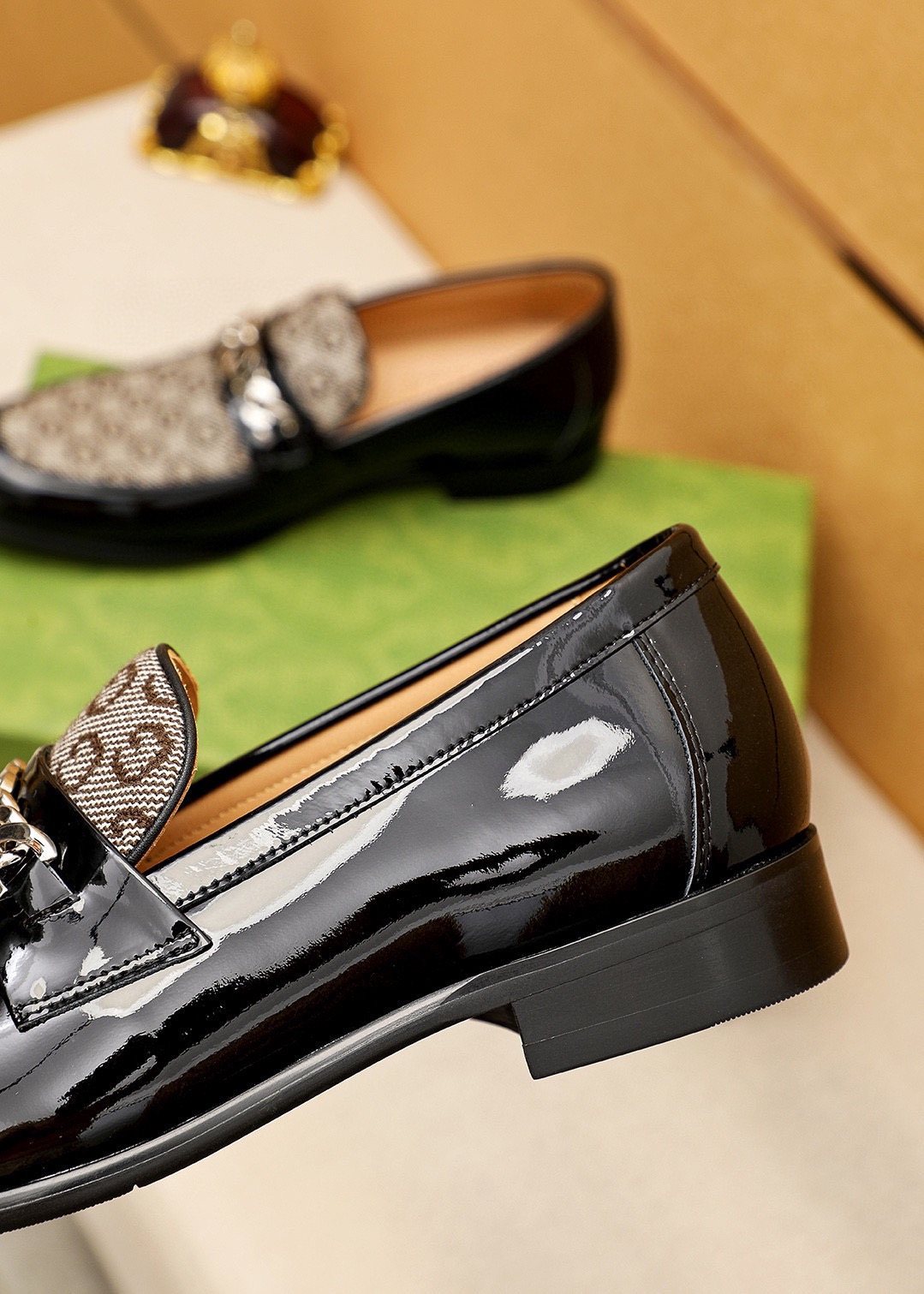 Gucci Men's Black & Beige Patterned Loafers