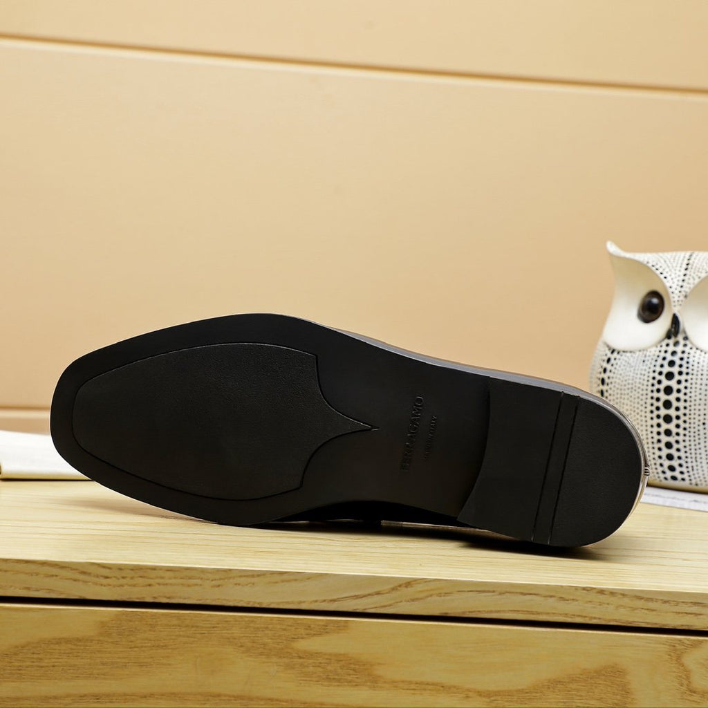 Ferragamo Black Bit Loafers - Gold-Tone Hardware