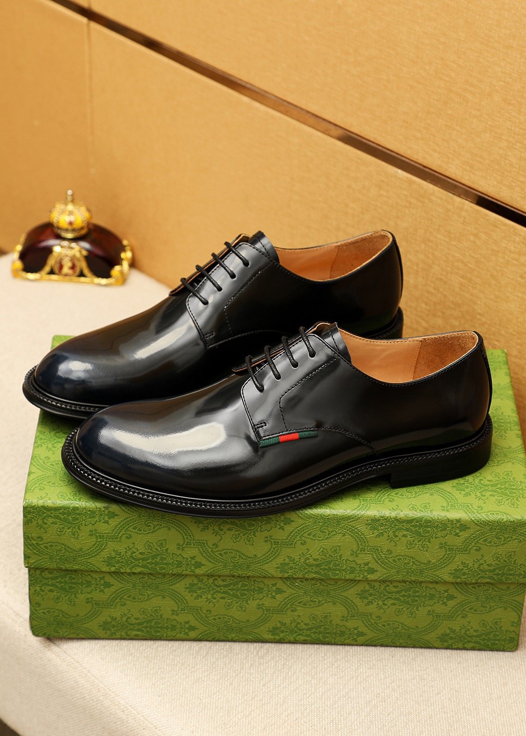 Gucci Stripe Lace-Up Dress Shoes